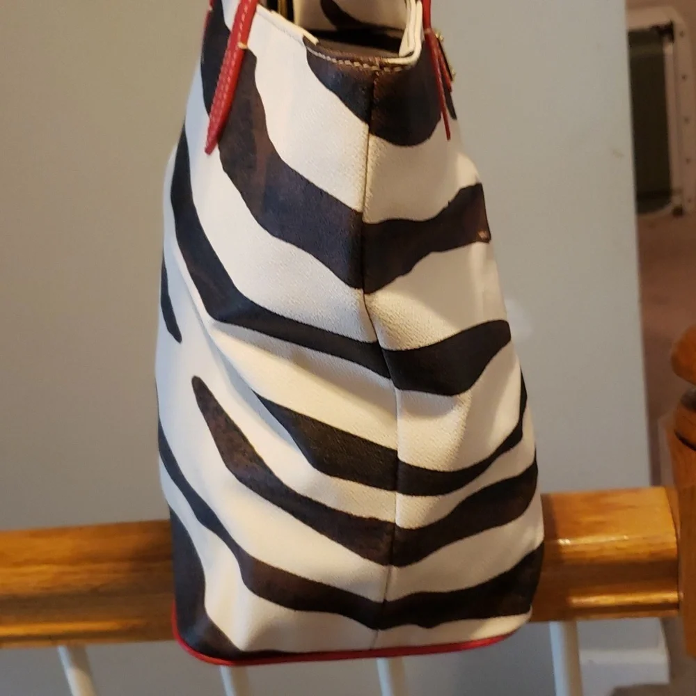 Dooney and Bourke zebra tote - Picture 4 of 16